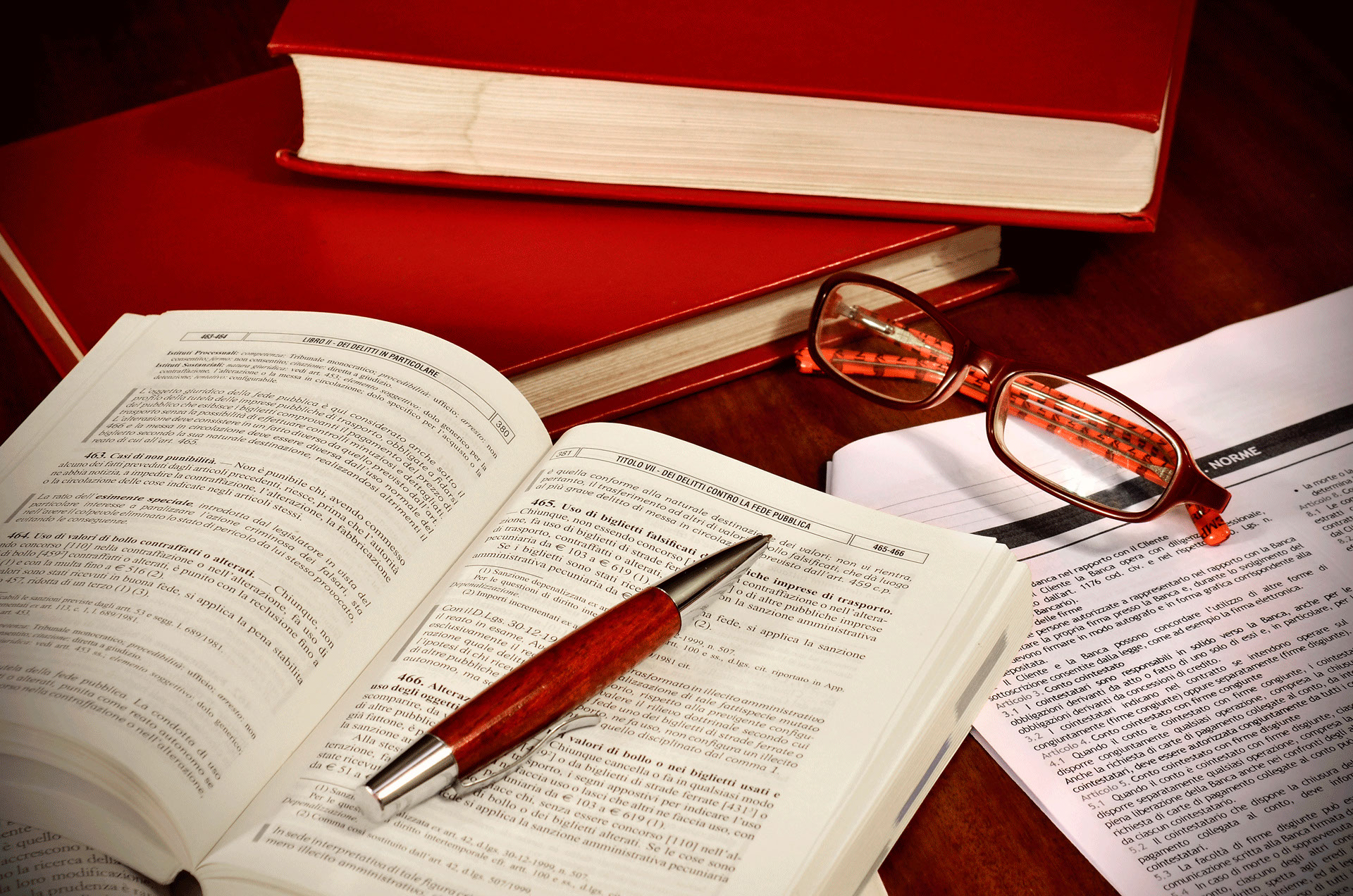 Asesoría Jurídica con Especialidad en Materia Fiscal y Constitucional